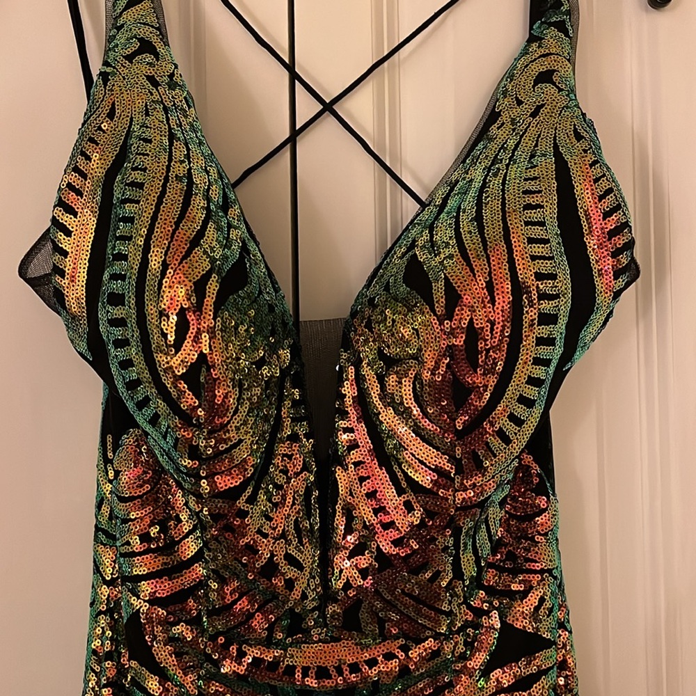 David’s Bridal iridescent sequin brocade illusion plunge dress - Picture 9 of 15